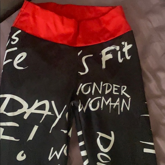 Pants - Graphic leggings